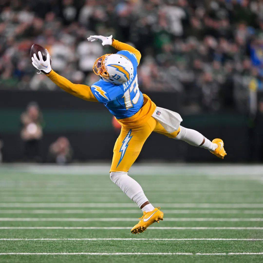 橄榄球球员突破自我,表现堪称完美的简单介绍 橄榄球球员突破自我,表现堪称完美的简单介绍