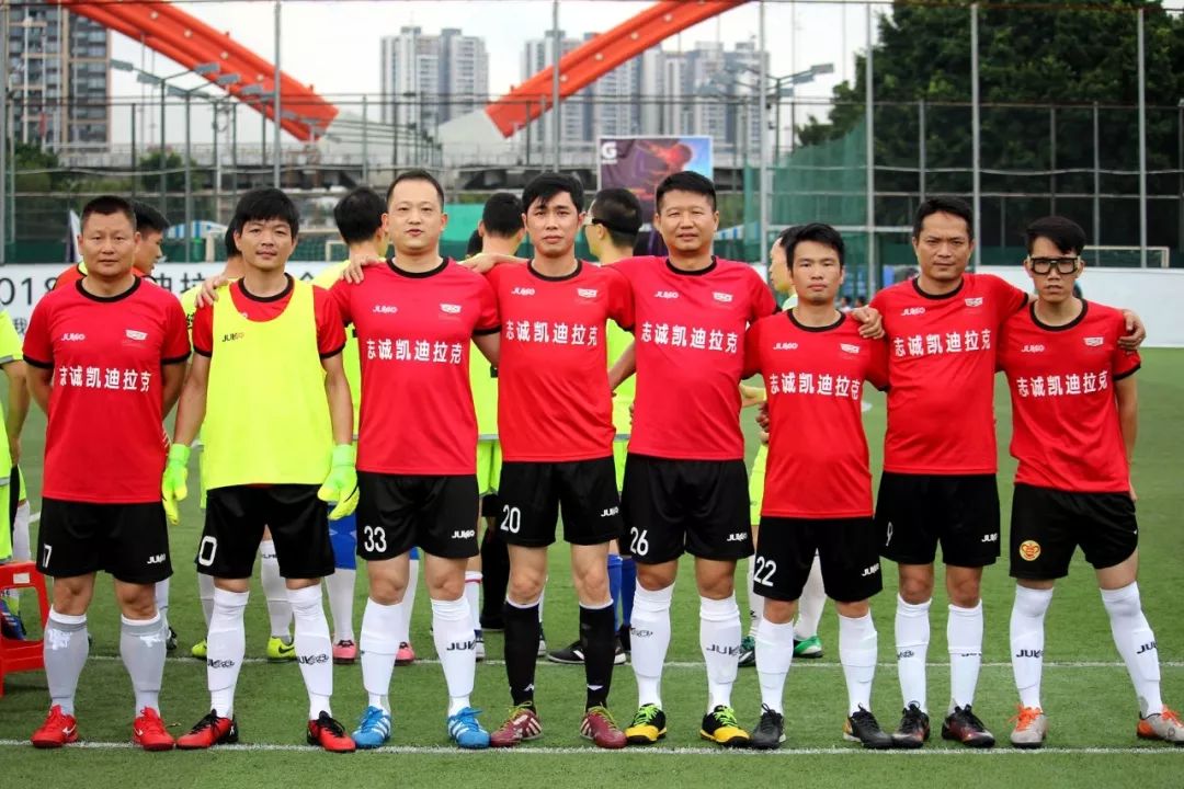 足球小组赛落幕,强队悉数晋级 足球小组赛落幕,强队悉数晋级