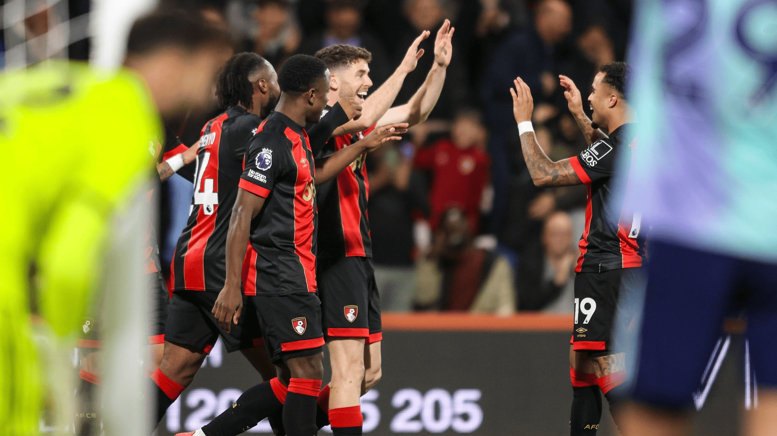 英超迎来宿敌之战,恩怨再续 英超迎来宿敌之战,恩怨再续