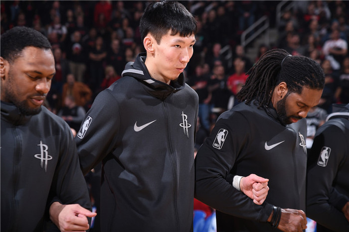 76人轻取深圳队，戈贝尔统治全场