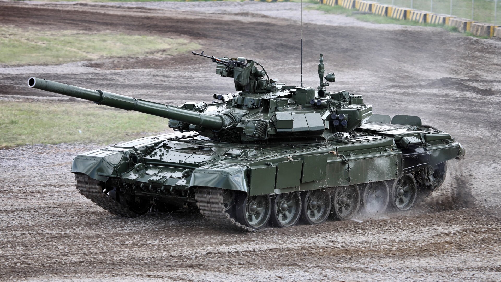 双线聚焦,F1速度风暴与新疆飞虎快攻节奏共绘新赛季速度与激情