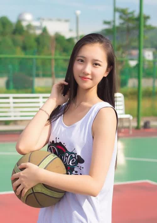 血与荣耀的错位，当非洲猎豹身披德国战车战袍，一位替补奇兵如何撕裂了C组的宿命